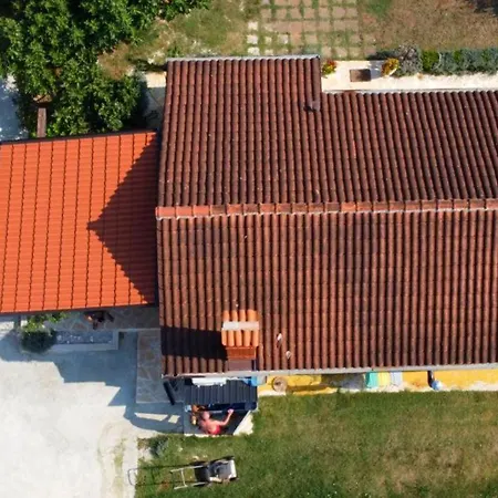 Rustic House With Private Swimming Pool Pula