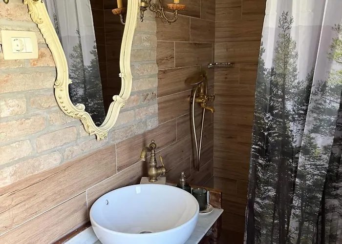 Rustic House With Private Swimming Pool Pola