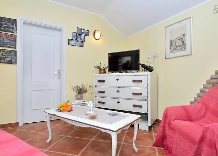 Rustic House With Private Swimming Pool Casa vacanze *