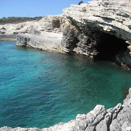 Rustic House With Private Swimming Pool Prázdninový dům Pula