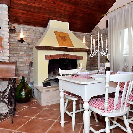 Rustic House With Private Swimming Pool