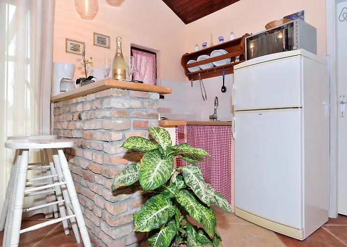 Rustic House With Private Swimming Pool Nyaraló *